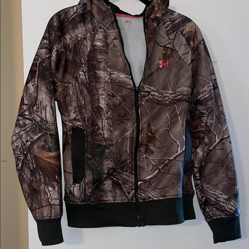 Women’s small under armour real tree full zip jacket